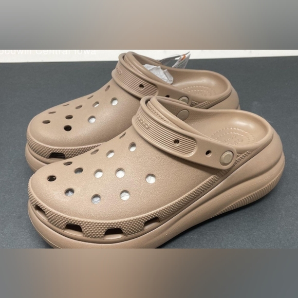 Crocs Tan Crush Platform Clogs Women's Size 9 Men's Size 7 NWT MSRP $64.99 - Picture 6 of 10